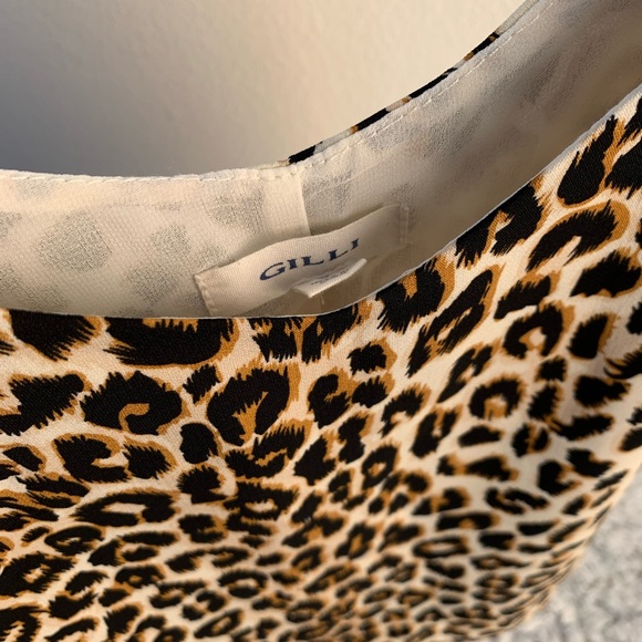 Leopard Print Crop Tank Top with Adjustable Straps - Picture 3 of 4